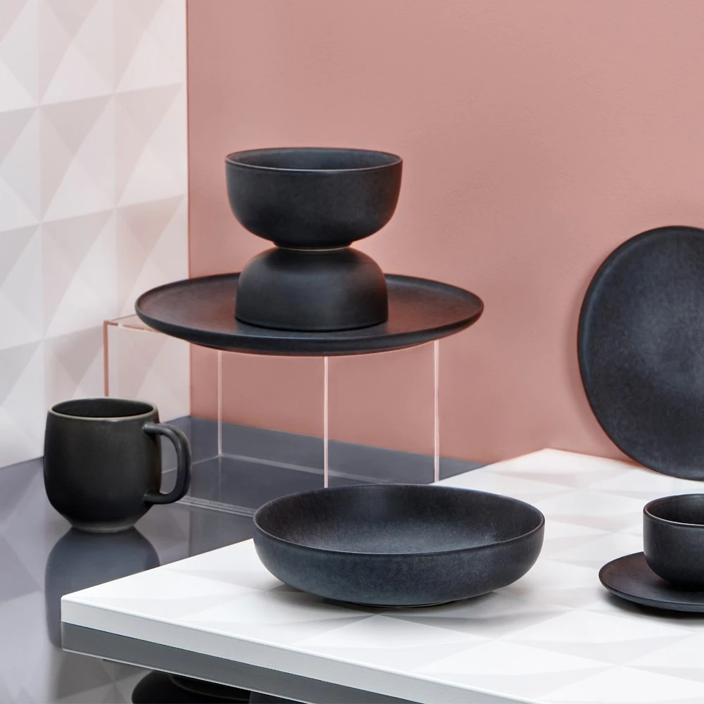 Salt & Pepper Hue Dinner Plate 27.5cm Black 5 Salt & Pepper Hue Dinner Plate 27.5cm Black - Image 3